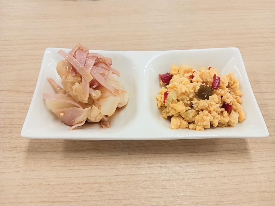 朝食
