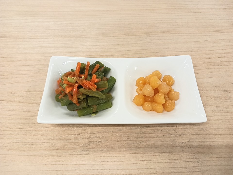 朝食