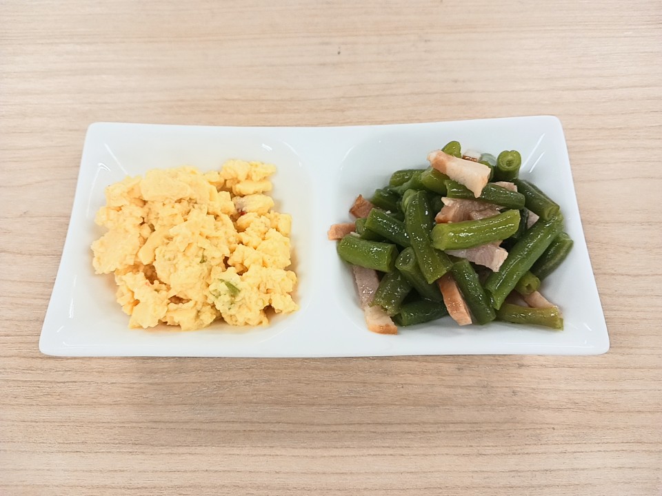 朝食