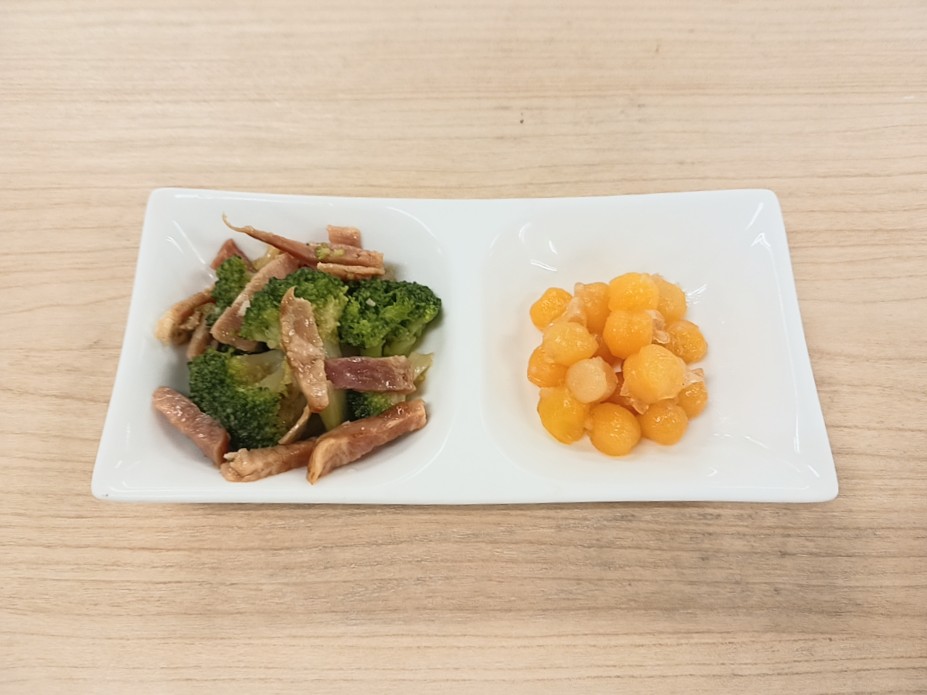 朝食