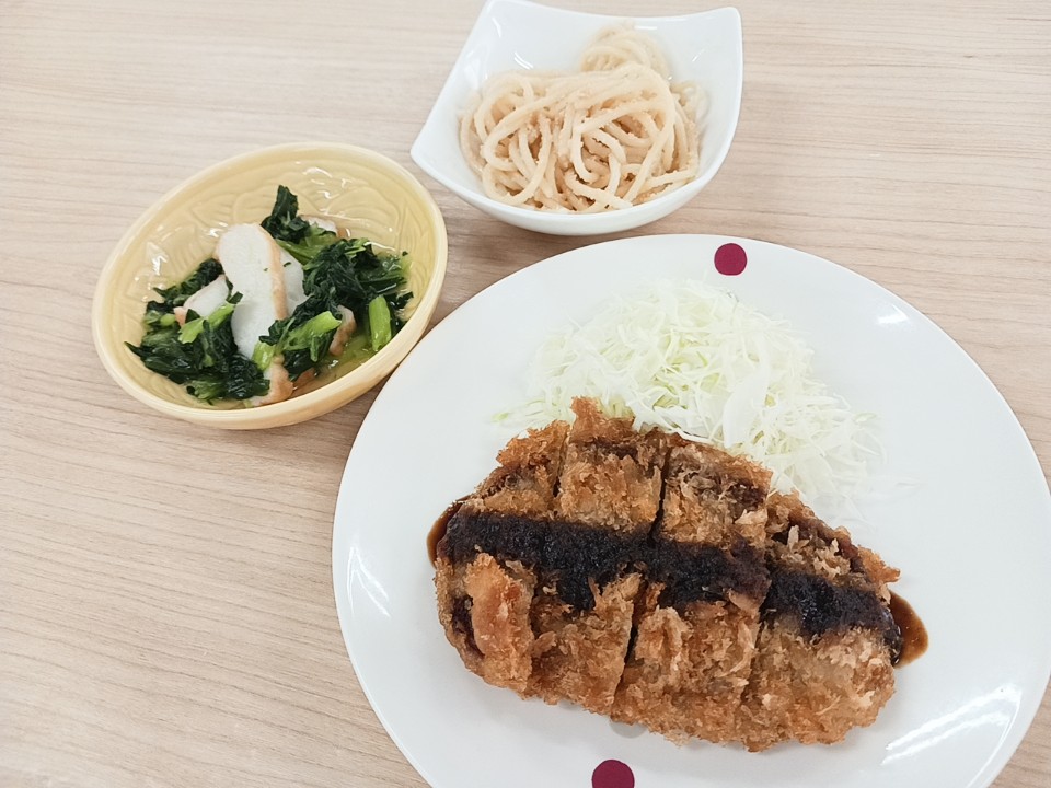 昼食
