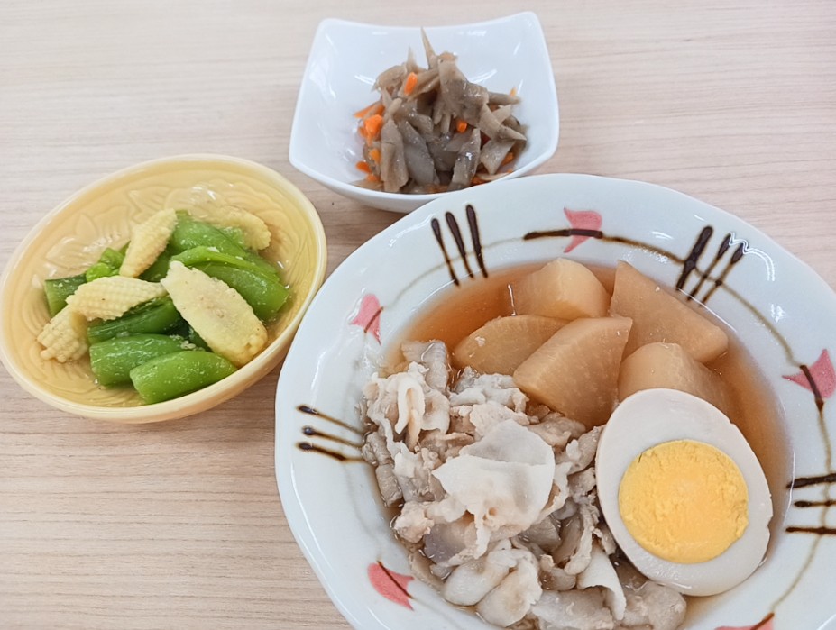 昼食